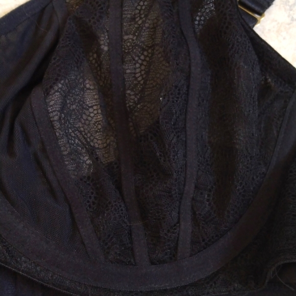 Ashley Graham | 42D Black Lace Underwire w/ Goldtone Hardware - Picture 2 of 5